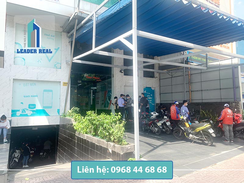 Lối vào hầm giữ xe và tòa nhà Jabes building quận 1