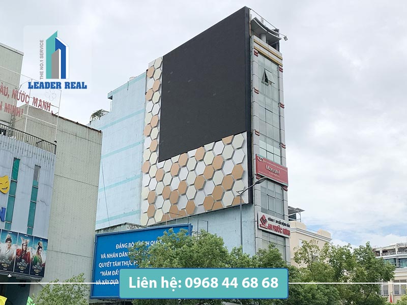 View cạnh của tòa nhà cho thuê văn phòng 68NVT building quận Phú Nhuận