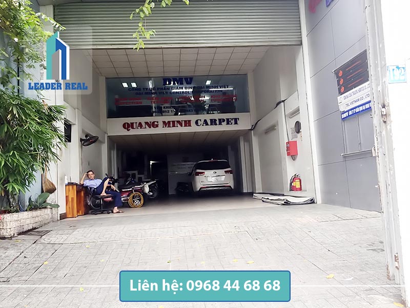 Lối vào tòa nhà cho thuê văn phòng Quang Minh building quận Bình Thạnh