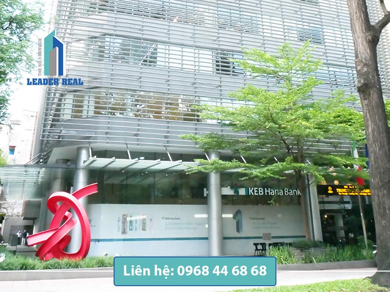 Lối vào văn phòng cho thuê tại tòa nhà President place tower quận 1