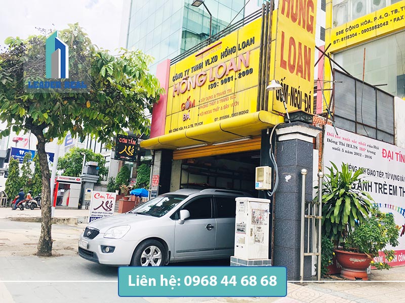 Phía trước tòa nhà cho thuê văn phòng Hồng Loan building quận Tân Bình