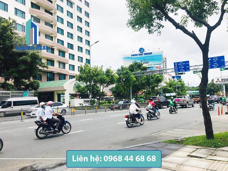 Giao thông thuận lợi tại tòa nhà cho thuê văn phòng Park Royal building quận Tân Bình