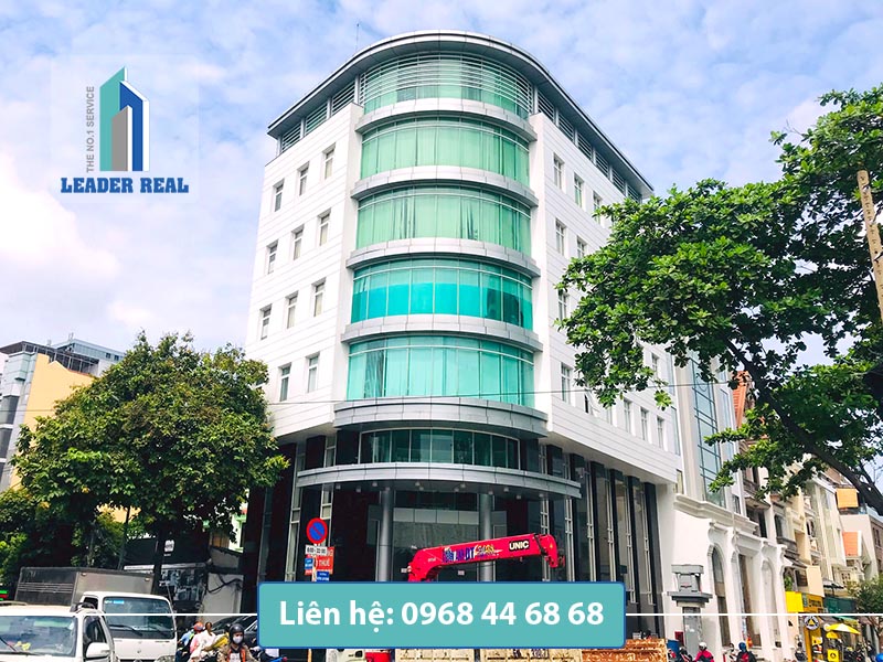 Toàn cảnh tòa nhà cho thuê văn phòng Hoàng Triều building quận Tân Bình