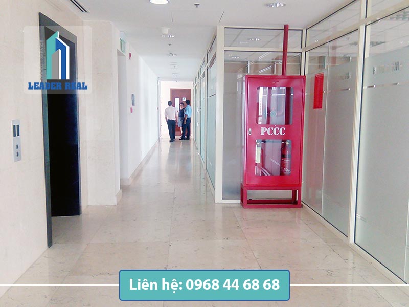 Lối đi hành lang tại văn phòng cho thuê SCB building quận 1