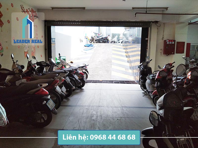 Lối xuống hầm giữ xe văn phòng cho thuê Lê Trí building quận Bình Thạnh