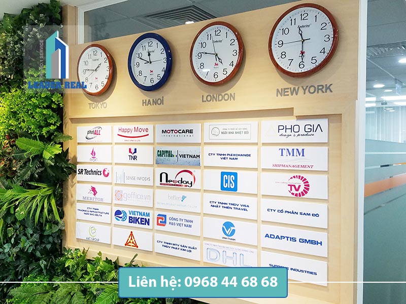 Đồng hồ giờ quốc tế tại văn phòng trọn gói Hà Đô building quận Tân Bình