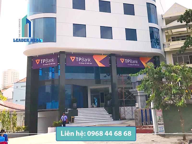 Lối vào văn phòng cho thuê HQ tower quận 2
