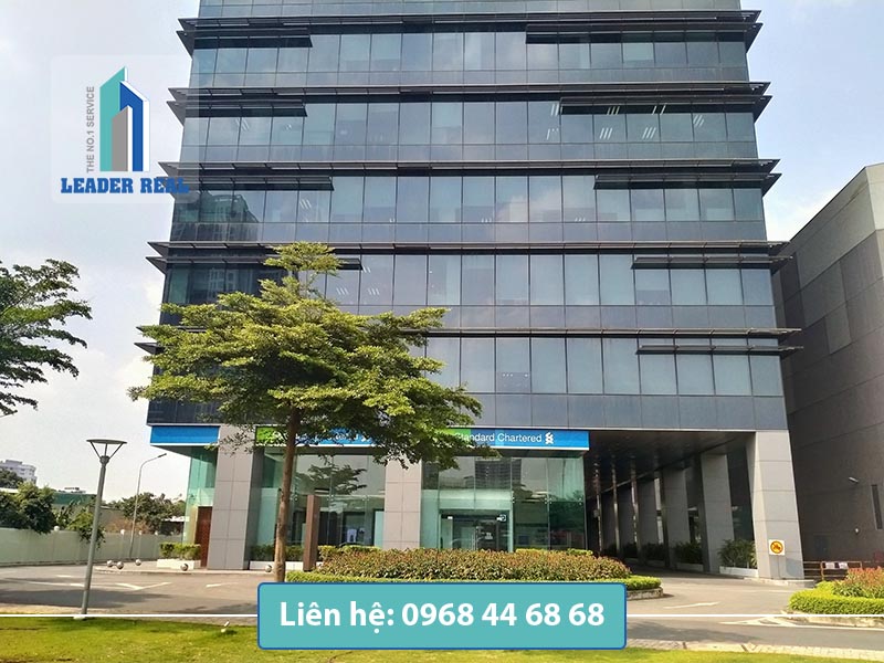 Phía trước văn phòng cho thuê Mapletree Business center quận 7